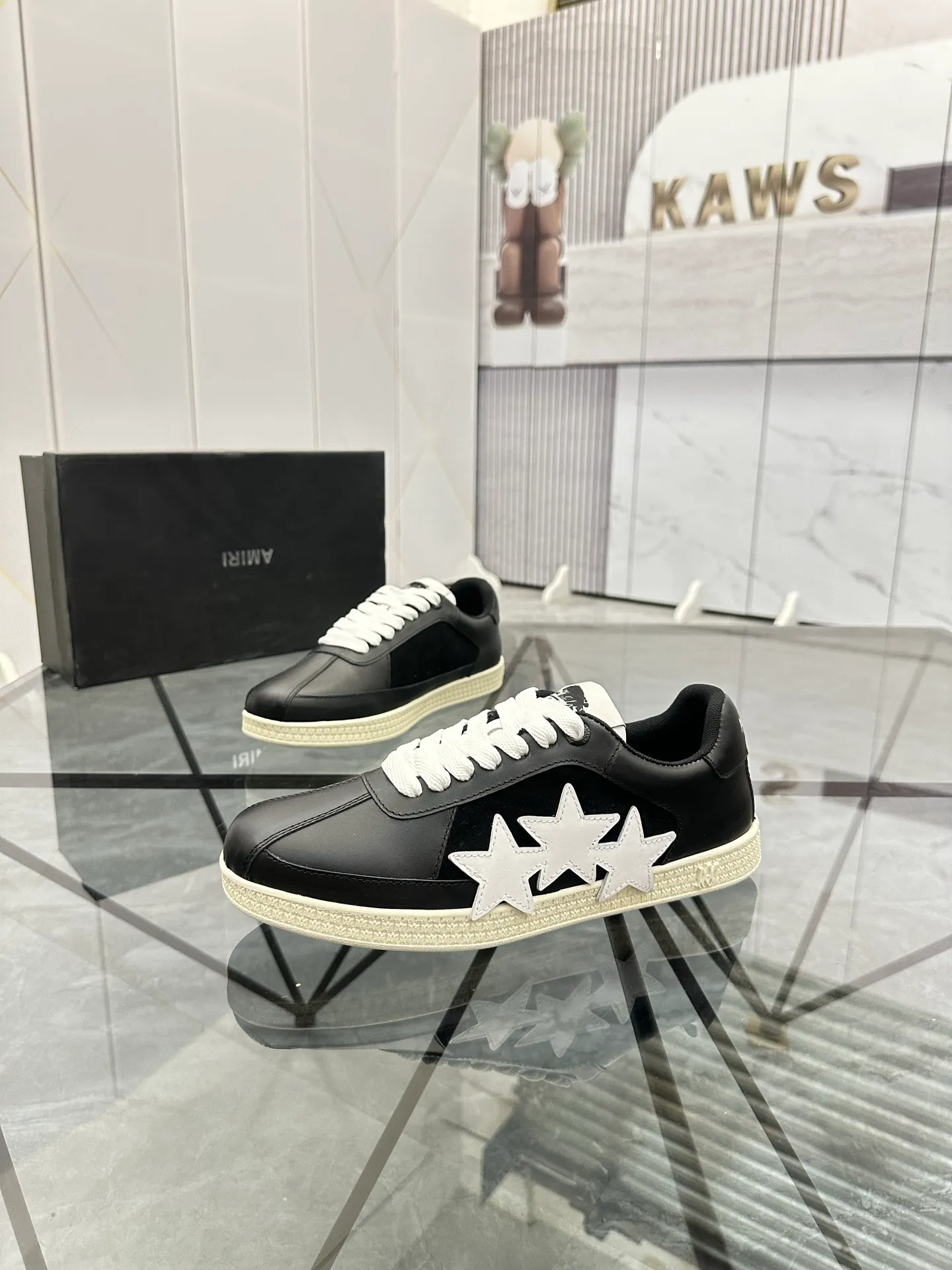 Men's shoes: 💰P420¥ Product trademark: AMIRI* "Amir*" low-top casual shoes Regular size: 38-45 (can be customized to 46) Product material: imported cowhide upper, breathable lining, original outsole. Number: 001